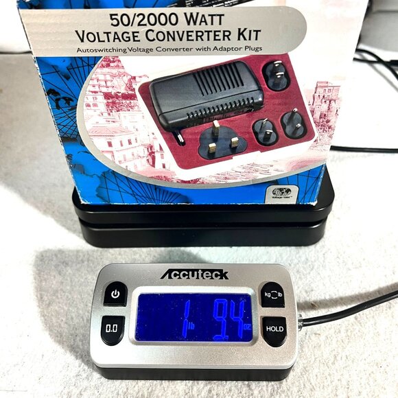 Voltage Converter Kit With Adaptor Plugs Model VCAP 50/2000 Watt Autoswitching - Picture 14 of 14